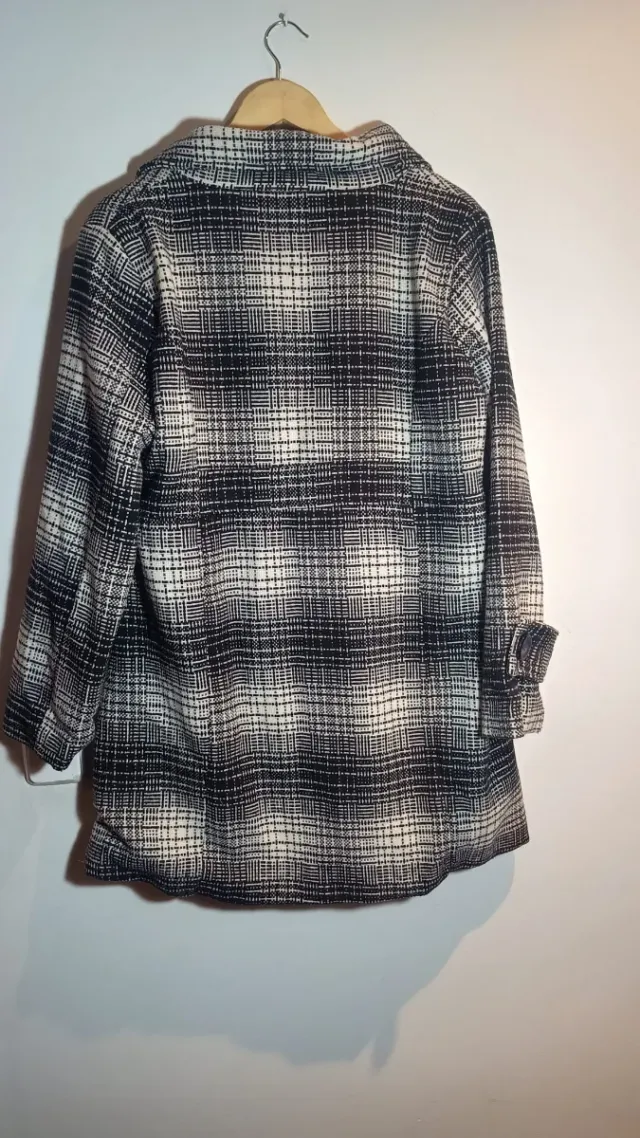 Abrigo Alexia Cuadros Negro Blanco Talla M