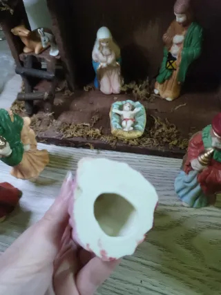 Presepe fatto a mano in ceramica e legno