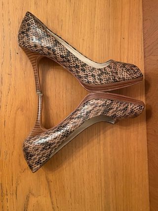 GLORIA ORTIZ -Zapatos tacón estampado serpiente 38