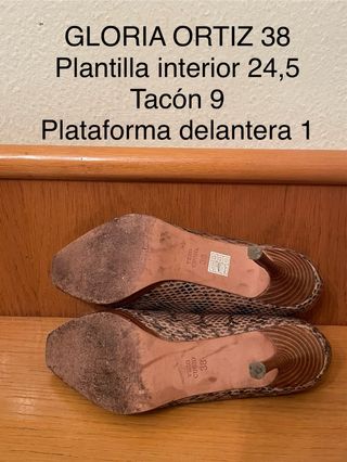 GLORIA ORTIZ -Zapatos tacón estampado serpiente 38