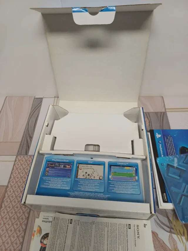 Scatola PS Vita Sony