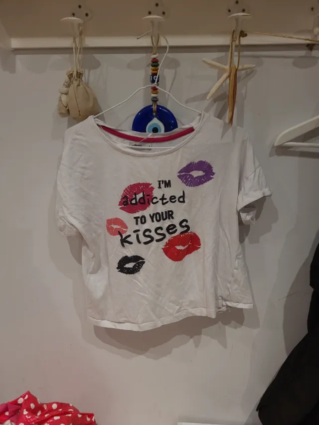 Camiseta addicted to your kisses