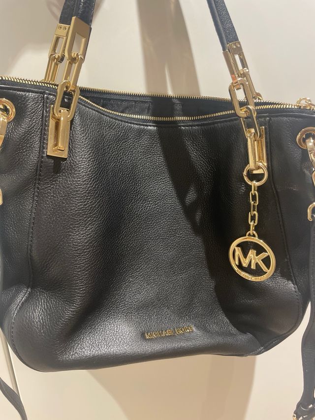 Bolso Michael Kors Piel Negro y Dorado