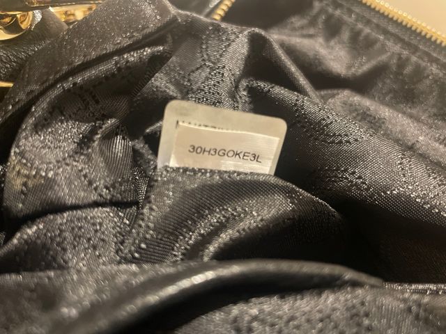 Bolso Michael Kors Piel Negro y Dorado