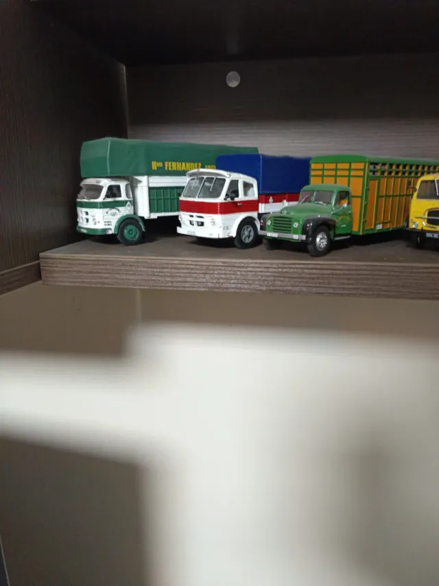 Camiones de colección antiguos se vende los 100