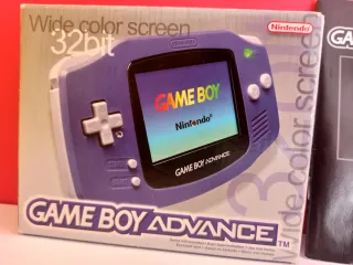 CONSOLA NINTENDO GAMEBOY ADVANCE CON CAJA MORADA