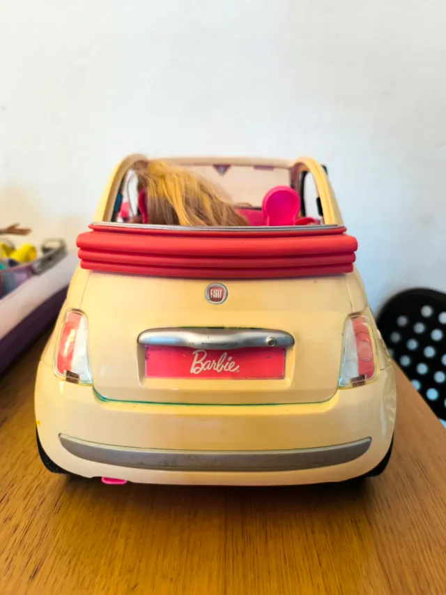 Lote Barbie: Coche, Lancha y 3 Muñecas