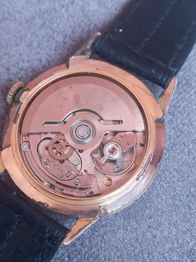 Reloj Titan Automático