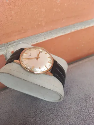 Reloj Titan Automático