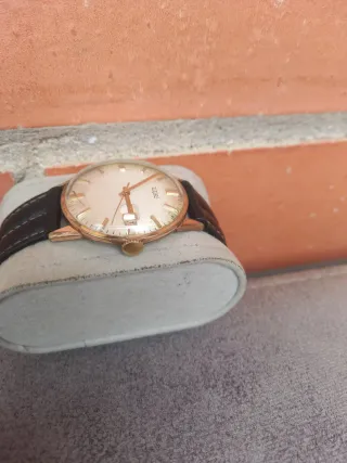 Reloj Titan Automático