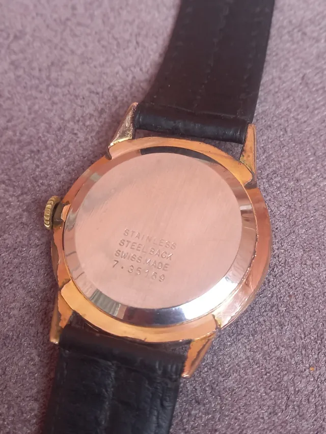 Reloj Titan Automático