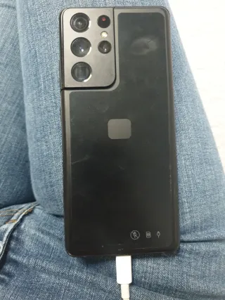 Samsung Galaxy S21 Plus con segno di caduta sullo schermo