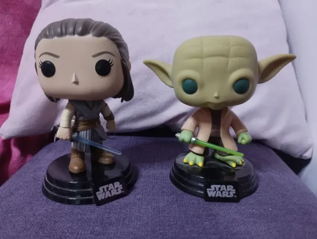 2 Funko Pop Star Wars Rey y Yoda