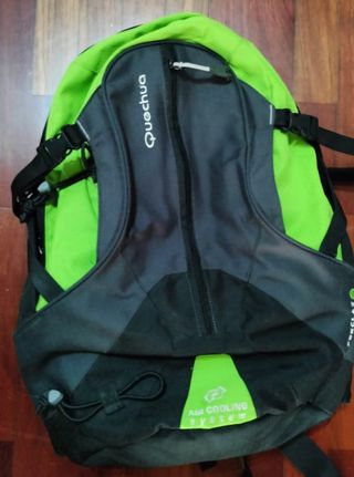 Mochila Quechua Forclaz 25L Air Cooling
