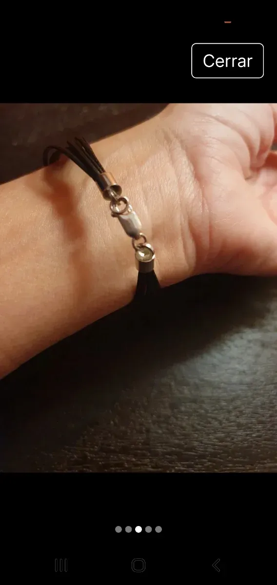 Pulsera de cuero y perlas blancas
