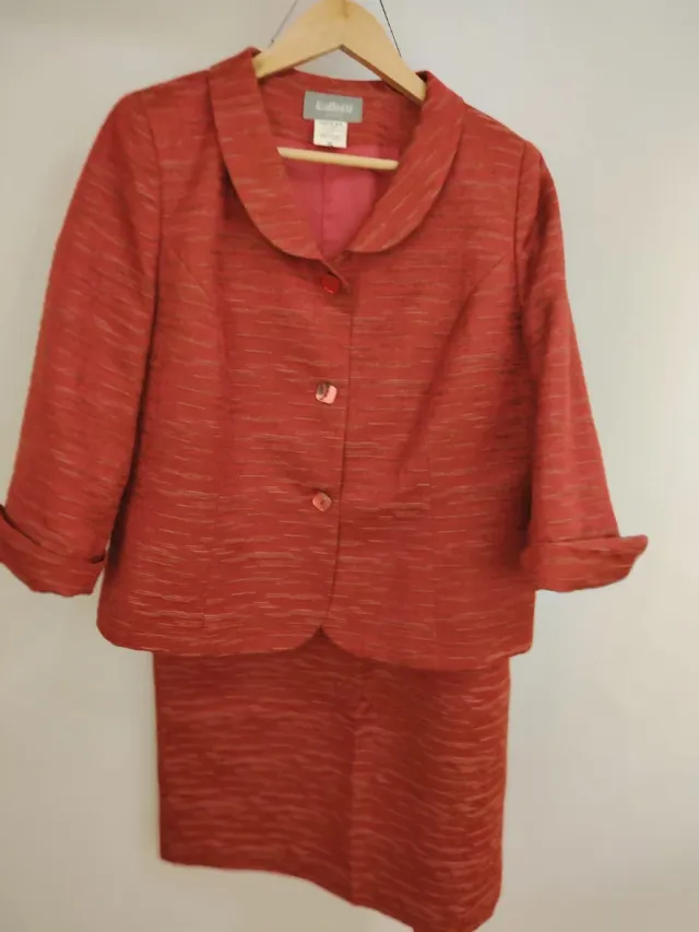 Traje de mujer Kalfetti talla 46