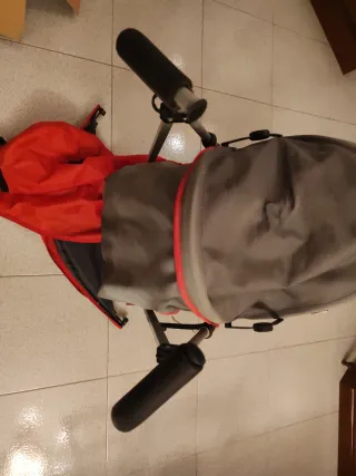 Passeggino leggero Prenatal rosso