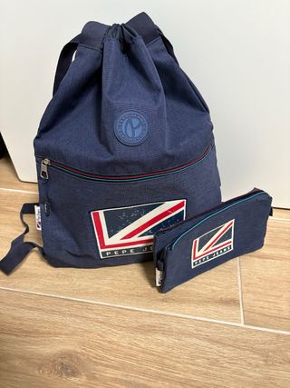 Mochila Pepe Jeans azul con estuche