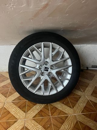 Juego 4 Llantas Originales con Neumáticos