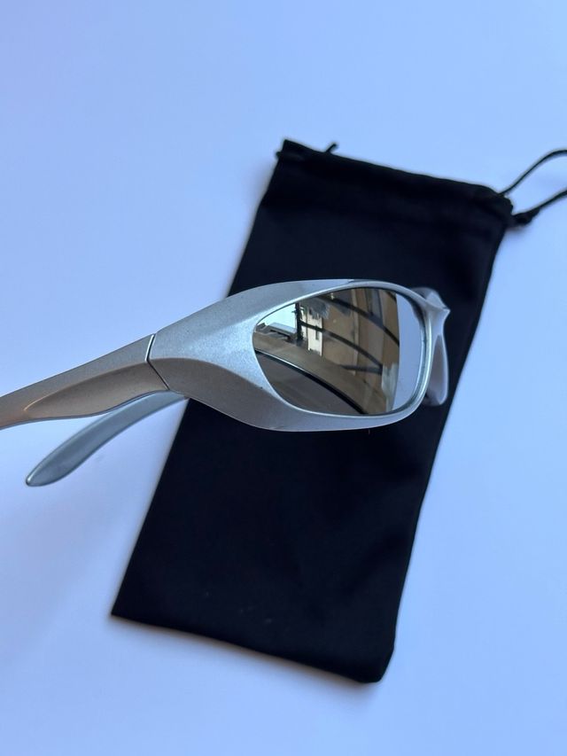 Gafas de sol plateadas