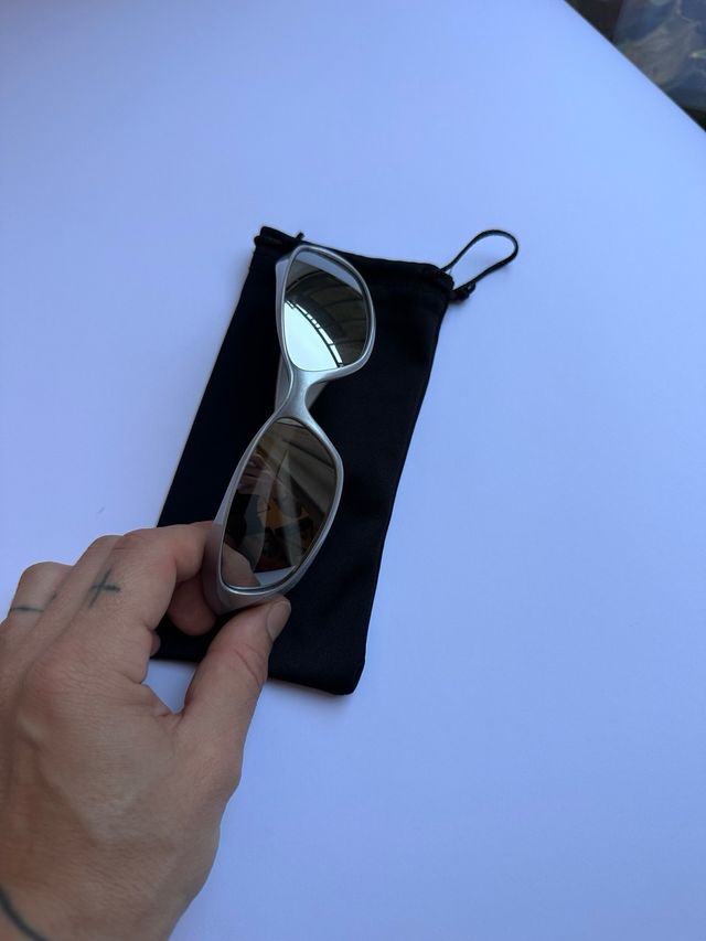 Gafas de sol plateadas