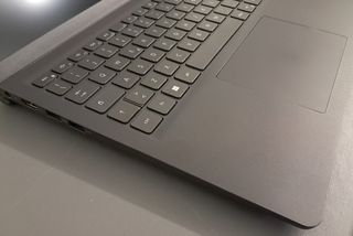 Dell Vostro 3520 i5-1235U 16GB Win 11