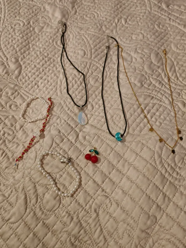 Lote Lencería t-S y Joyas