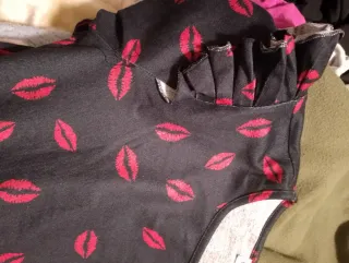 Camiseta Lylu XL con estampado de labios rojos