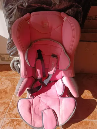 Silla coche bebé rosa en buen estado