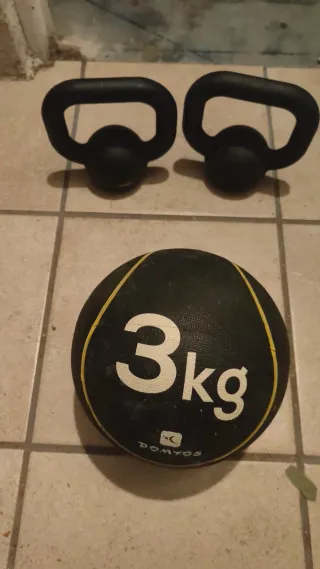 2 Pesas Rusas 4kg - 20€ Balón Medicinal 3kg - 15€