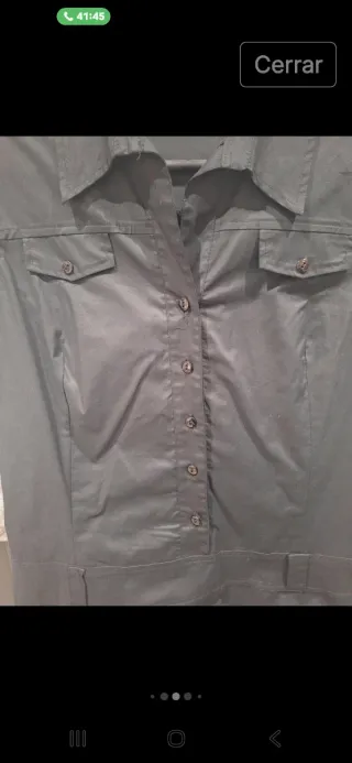 Camisa negra con trabillas