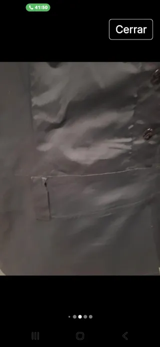 Camisa negra con trabillas