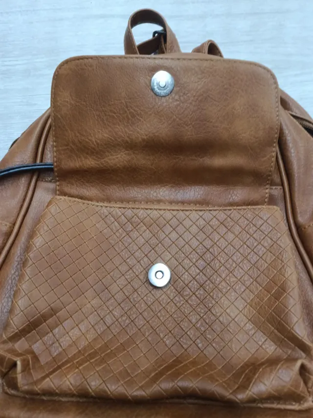 Mochila efecto piel marrón