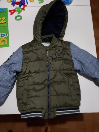 Giubbotto bimbo imbottito con cappuccio