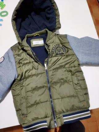 Giubbotto bimbo imbottito con cappuccio