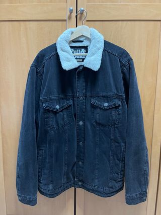 Chaqueta tejana negra Pull&Bear con forro