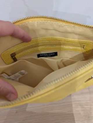 Bolso de mano amarillo