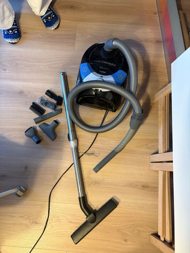 Aspiradora New Beagle con accesorios