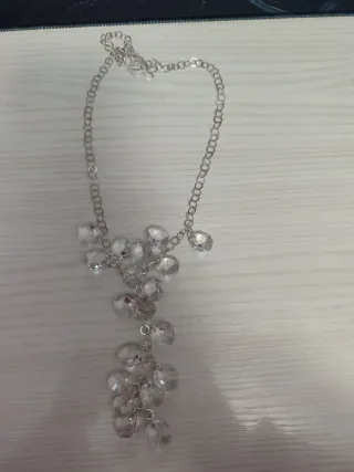 Collar de plata con colgante de cristal