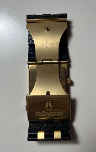 Reloj Nixon The Big Rig Negro/Dorado