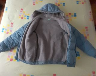 Abrigo juvenil tipo cazadora azul