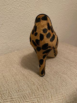 Zapatos de tacón Zara estampado animal