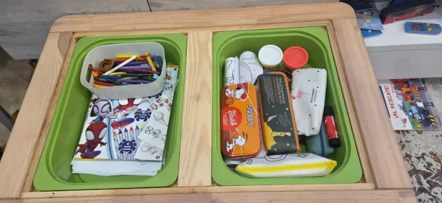 Mesa infantil Ikea madera y blanco