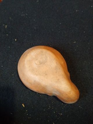 Lucerna de barro antigua.