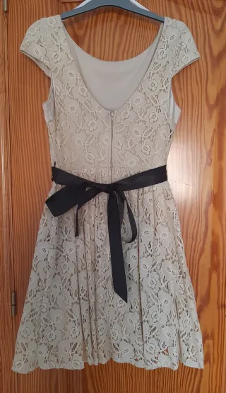 Vestido beige encaje Fórmula Joven