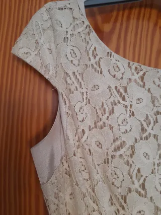 Vestido beige encaje Fórmula Joven