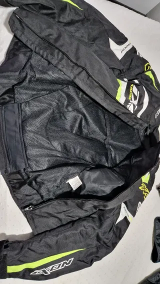 Chaqueta Moto IXON Negra blanco y fluor Talla M