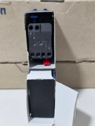 SIMON 270. BLANCO Y NEGRO MATE.