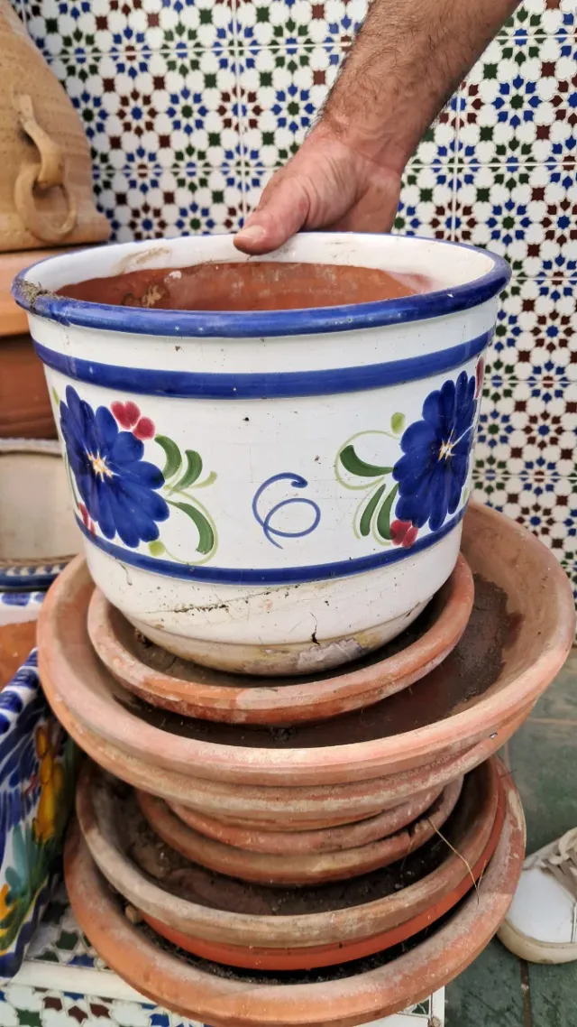 Juego de macetas de cerámica y barro