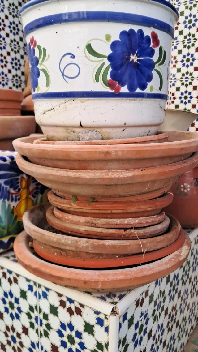 Juego de macetas de cerámica y barro